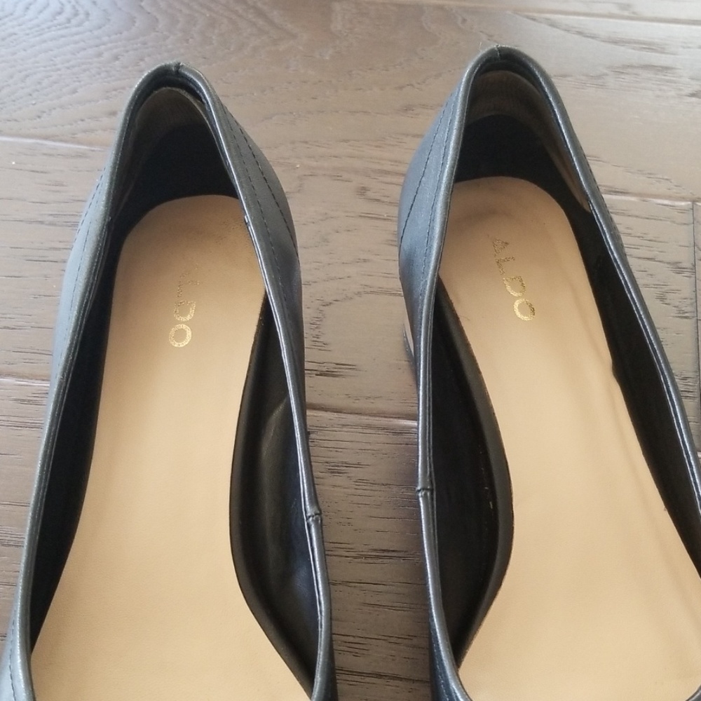 Shoes - Picture 4 of 4
